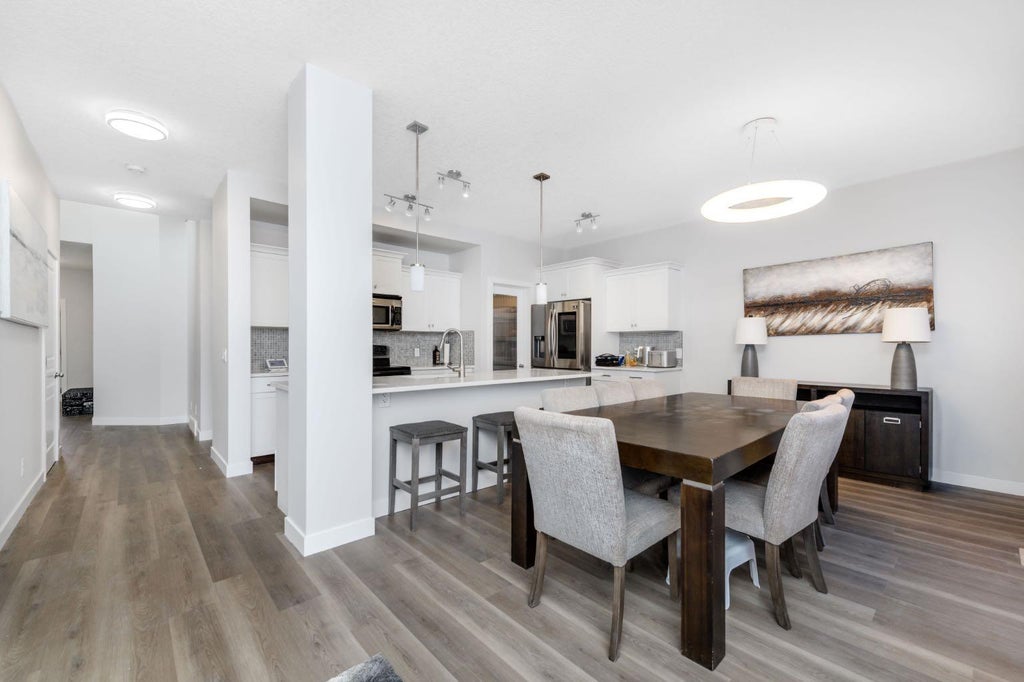 Photo of 1536 93 Street SW, Calgary, AB T3H 0G8 (MLS # A2352237)