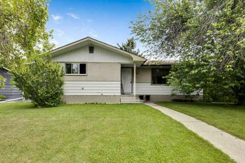 Photo of 15 Glenway Drive SW, Calgary, AB T3E 4T7 (MLS # A2323000)