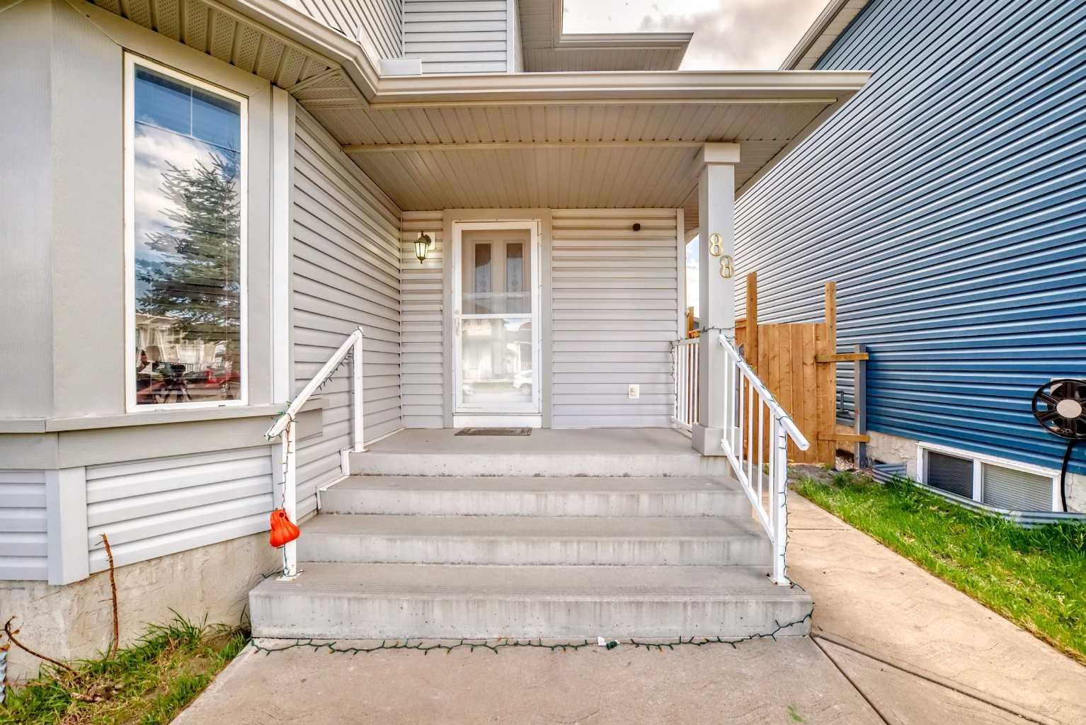 88 Taralea Gardens NE