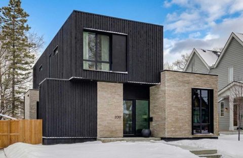 2017 56 Avenue SW Calgary AB T3E 1M7