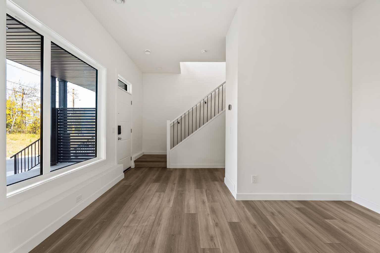 2507 Sovereign Crescent SW