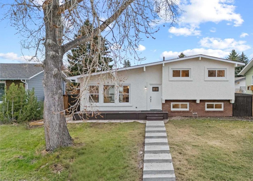 Photo of 212 Queen Anne Road SE, Calgary, AB T2J 4S7 (MLS # A2304271)