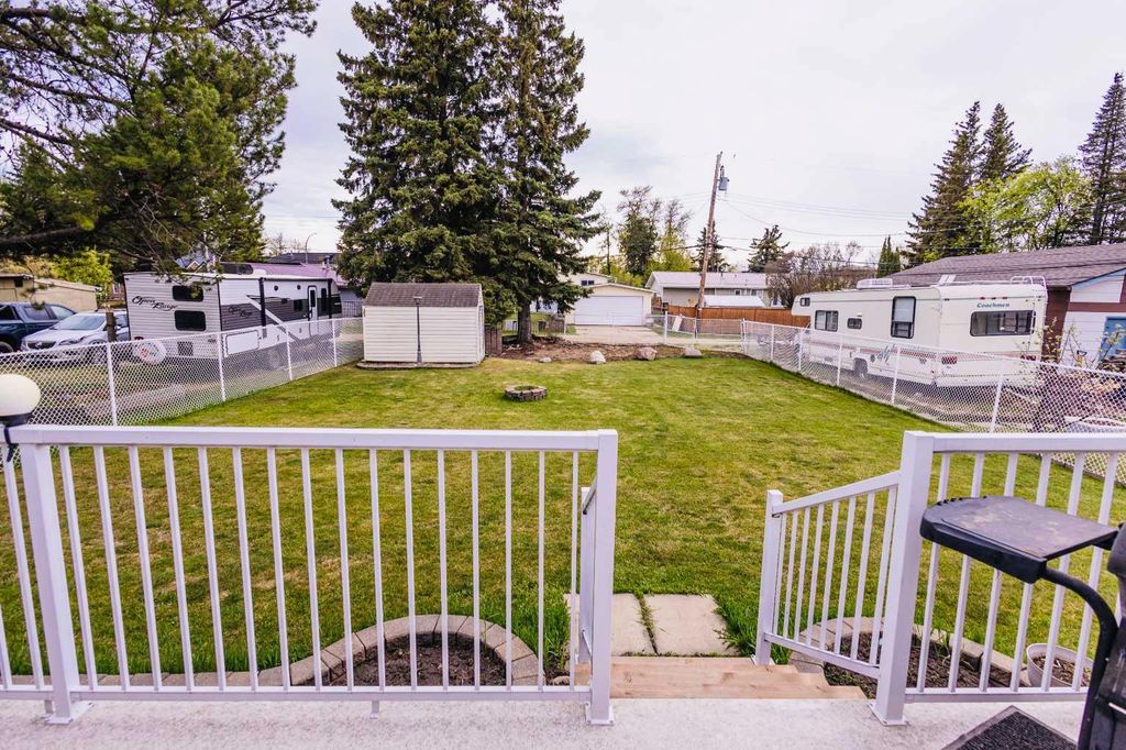 Photo of 301 3 Street NE, Slave Lake, AB T0G 2A2 (MLS # A2286461)