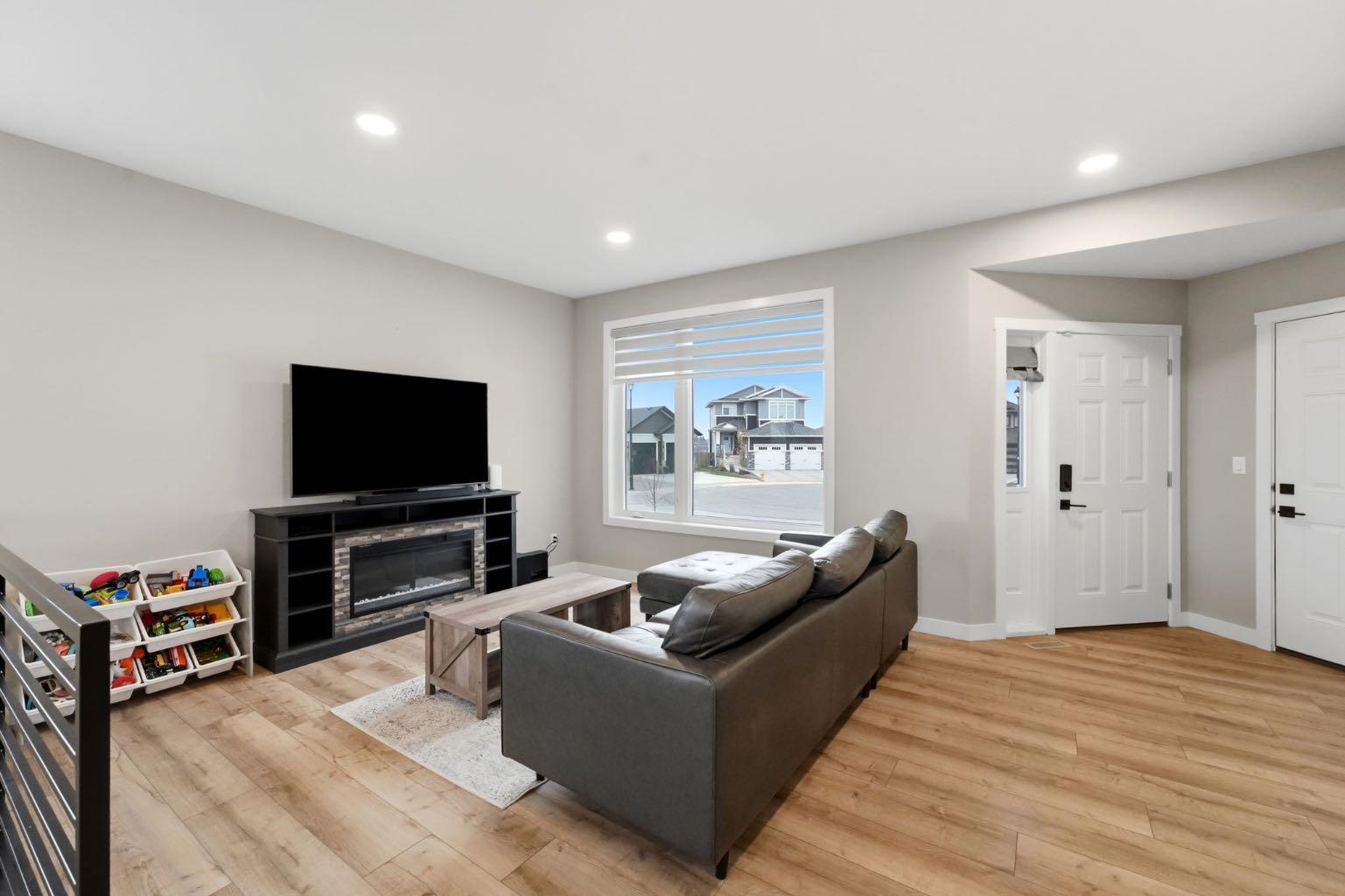 33 Maclean Close