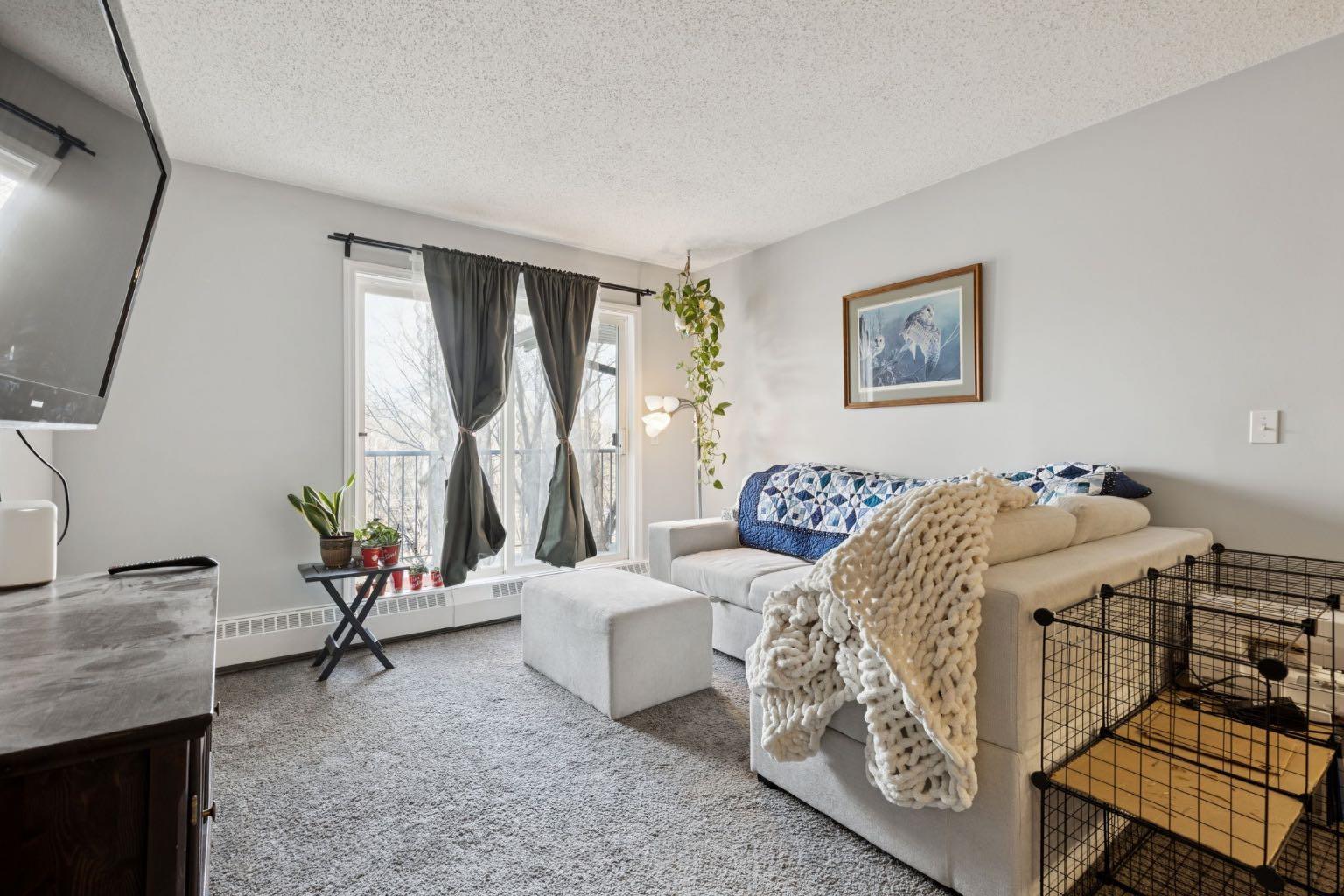 11 Dover Point SE 412