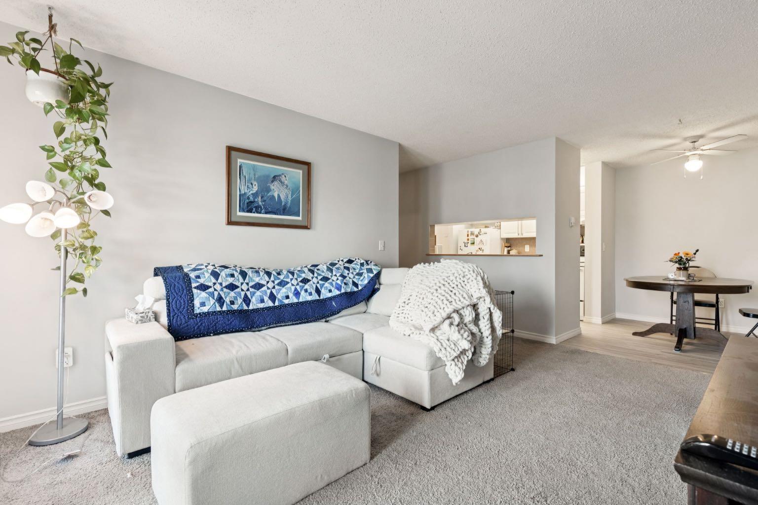 11 Dover Point SE 412