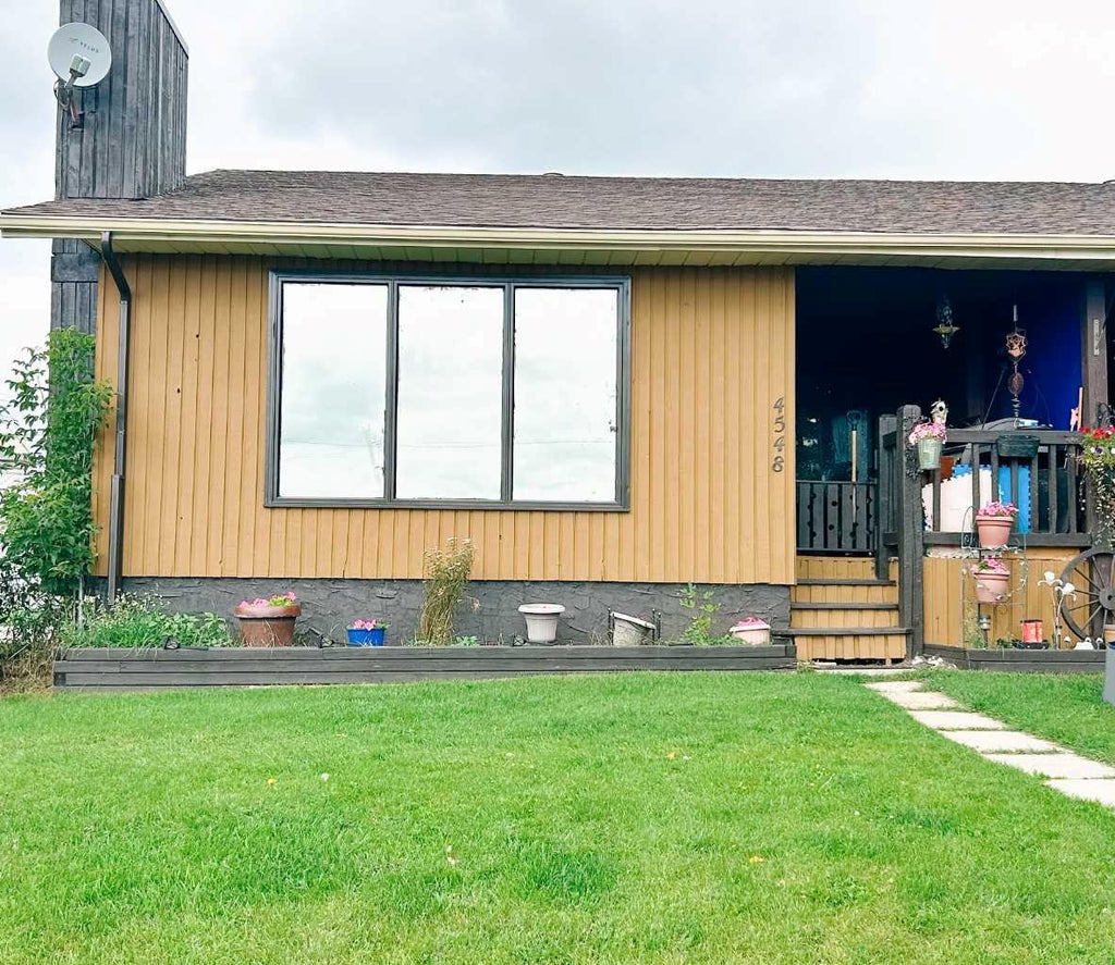 Photo of 4548 46 Avenue, Rocky Mountain House, AB T4T 1A2 (MLS # A2337873)