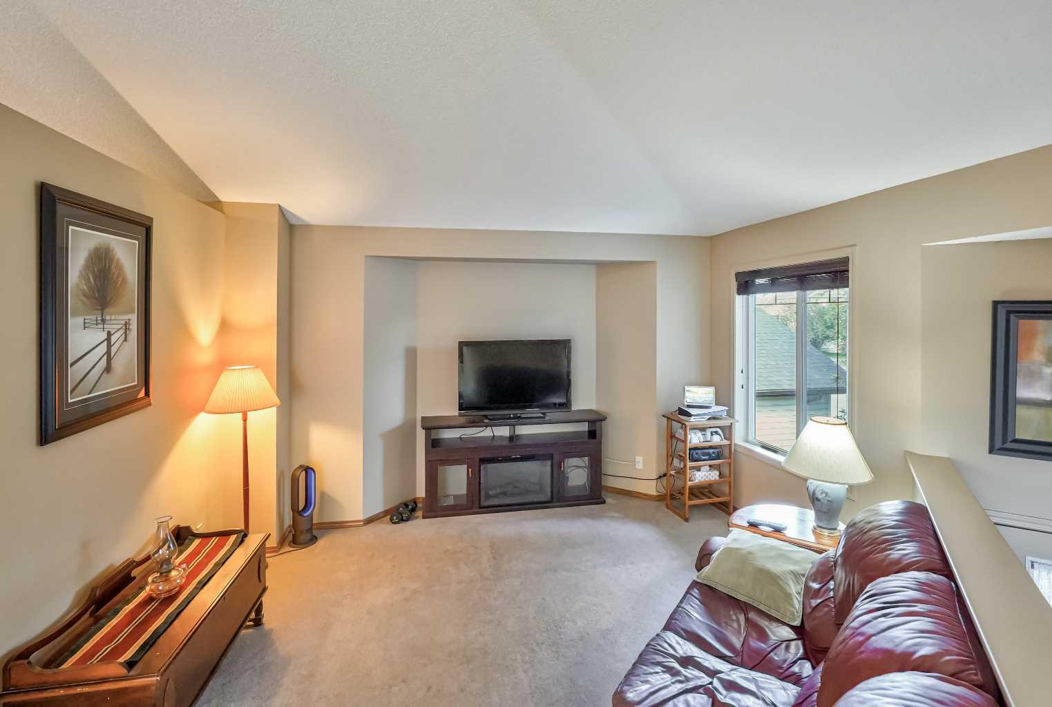 236 Covepark Close NE
