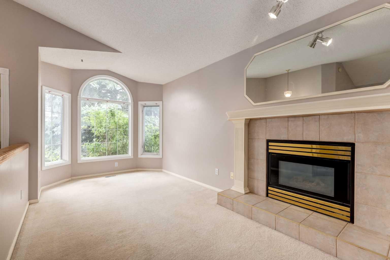 259 Riverview Close SE