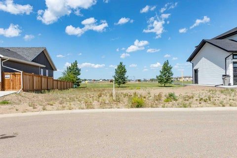 Photo of 6926 Meadowview Drive, Stettler, AB T0C 2L1 (MLS # A2189131)
