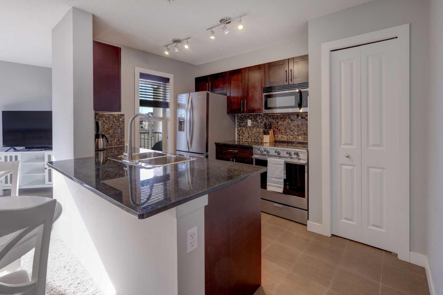 403 Mackenzie Way SW 3301