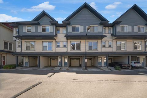 Photo of 136 New Brighton Point SE, Calgary, AB T2Z 1B7 (MLS # A2260559) Photo of 136 New Brighton Point SE, Calgary, AB T2Z 1B7 (MLS # A2260559)