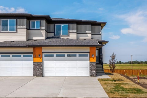 Photo of 140 Lakewood Crescent, Strathmore, AB T1P 0G6 (MLS # A2351512)