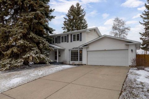 Photo of 356 Willow Ridge Place SE, Calgary, AB T2J 1N4 (MLS # A2302508)