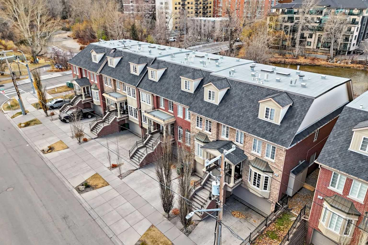 2431 Erlton Street SW