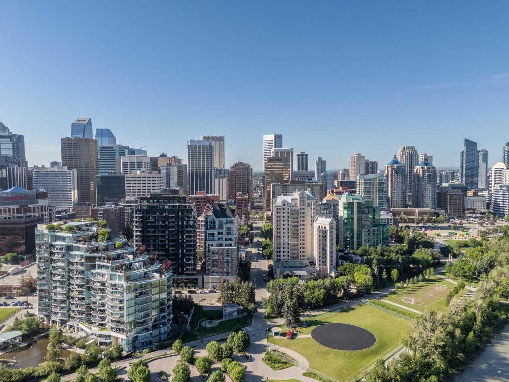 Photo of 738 1 Avenue SW #701, Calgary, AB T2P 5G8 (MLS # A2329435)