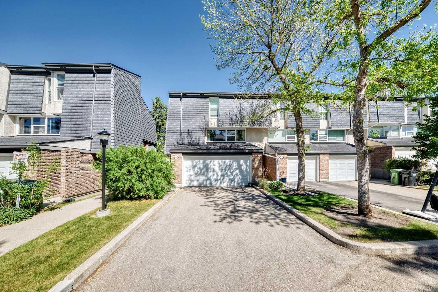 400 Brae Glen Crescent SW