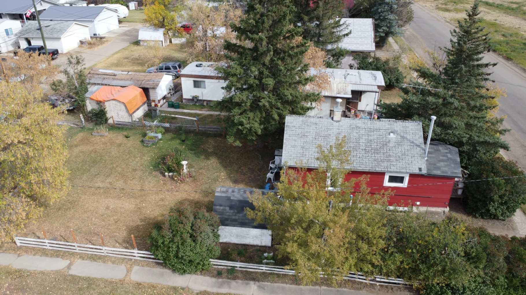 320 Railway Avenue W