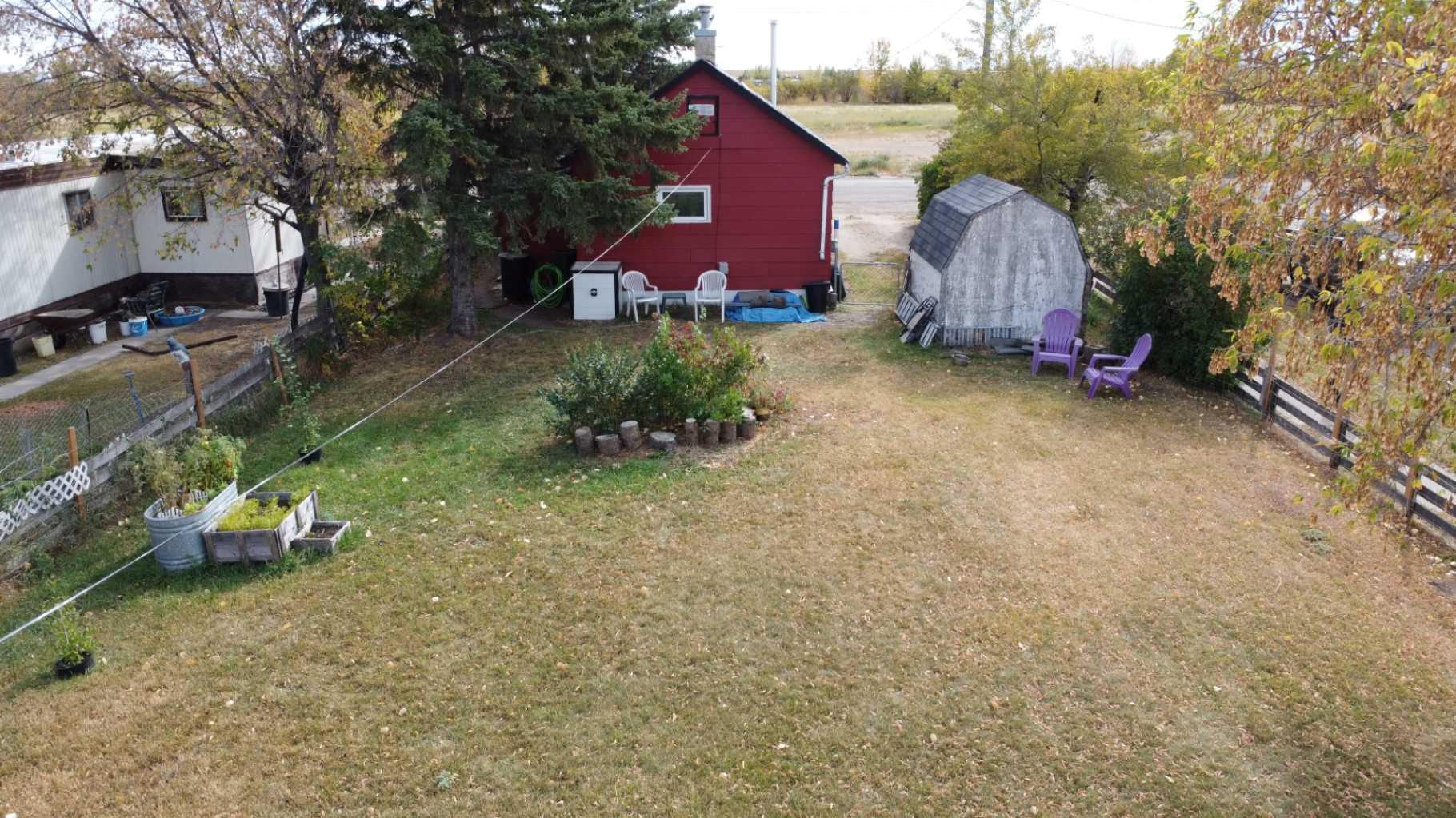 320 Railway Avenue W