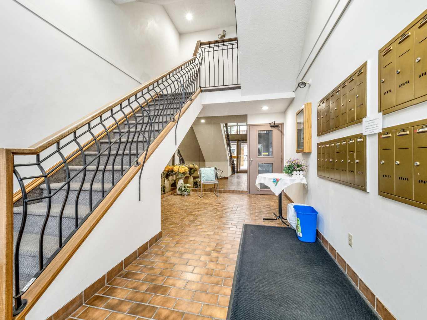 65 Temple Boulevard W 302