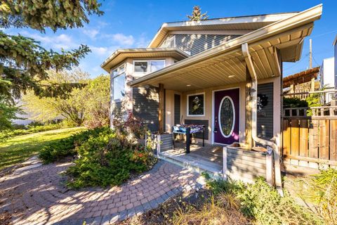 Photo of 906 Drury Avenue NE, Calgary, AB T2E 0M2 (MLS # A2266855) Photo of 906 Drury Avenue NE, Calgary, AB T2E 0M2 (MLS # A2266855)