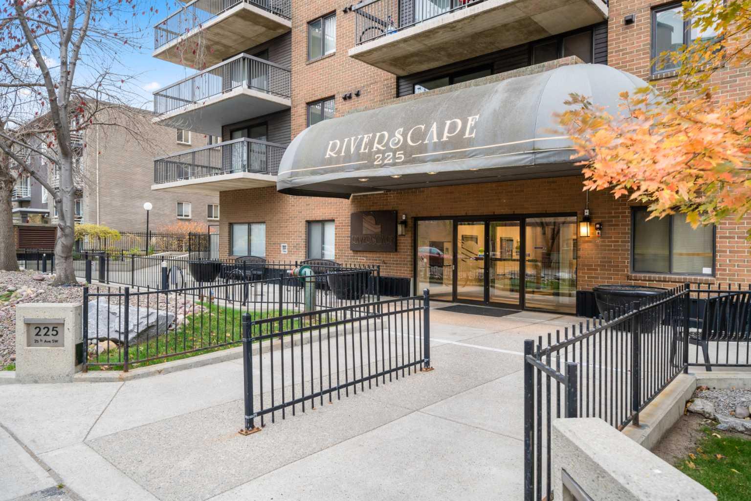 225 25 Avenue SW 404