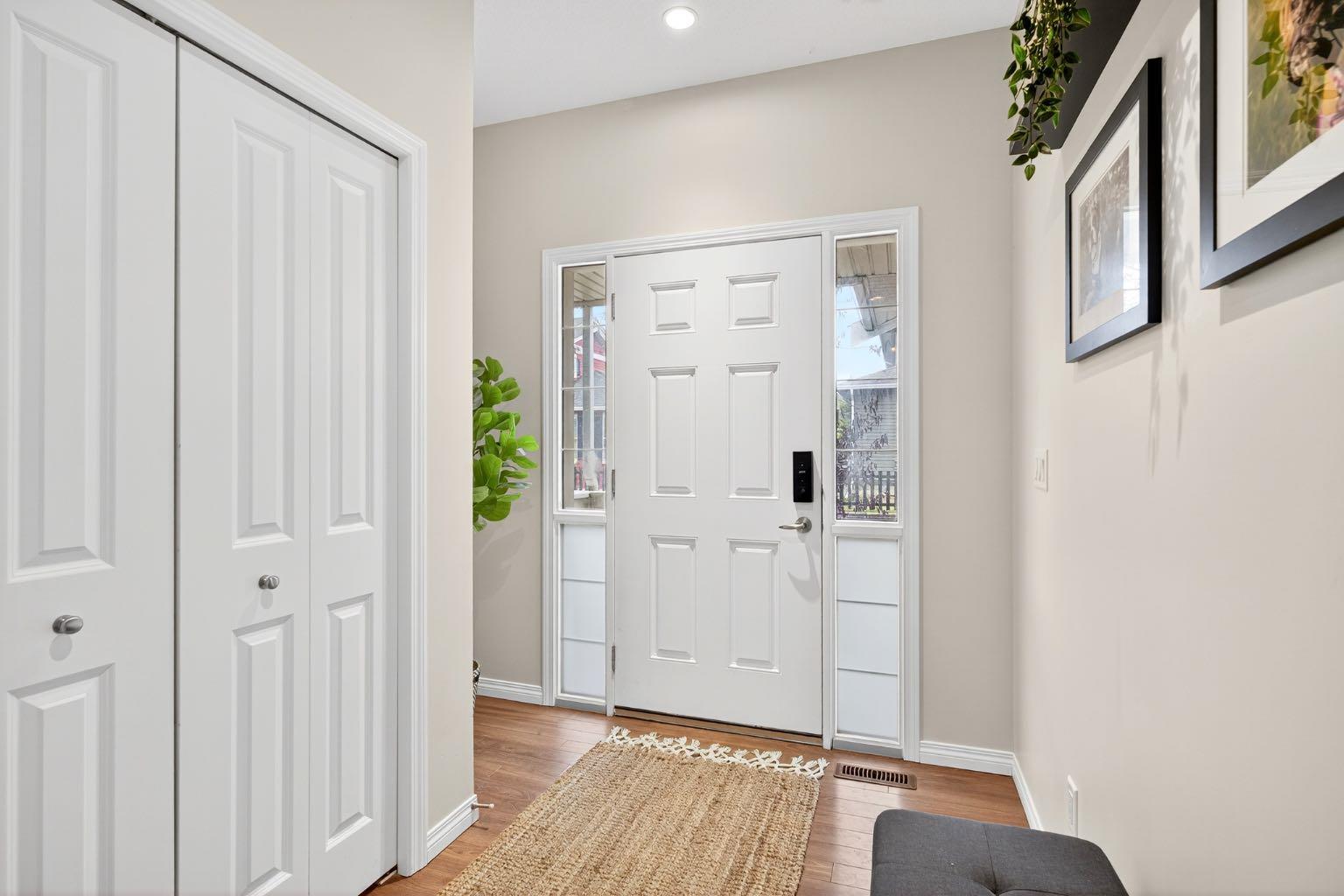1001 8 Street NW 2002