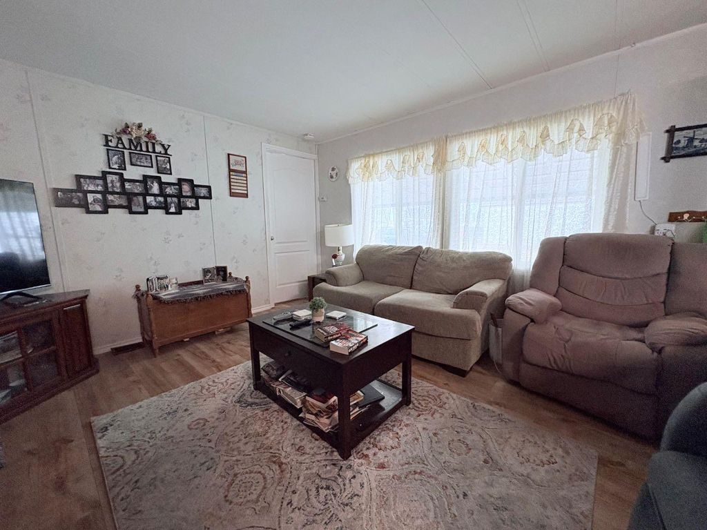 Photo of #4 1 Street E, Oyen, AB T0J 2J0 (MLS # A2296430)