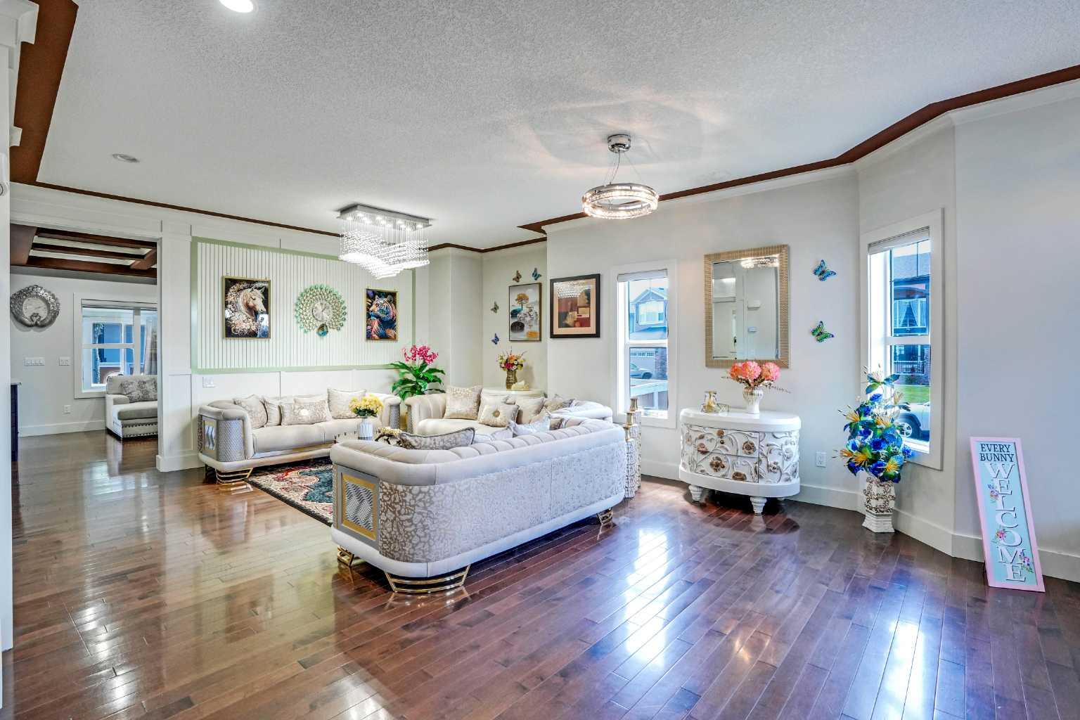 3 Taralake Mews NE