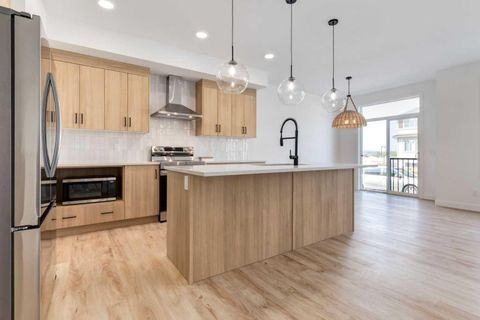 357 Heartwood Park SE Calgary AB T3S 0S4