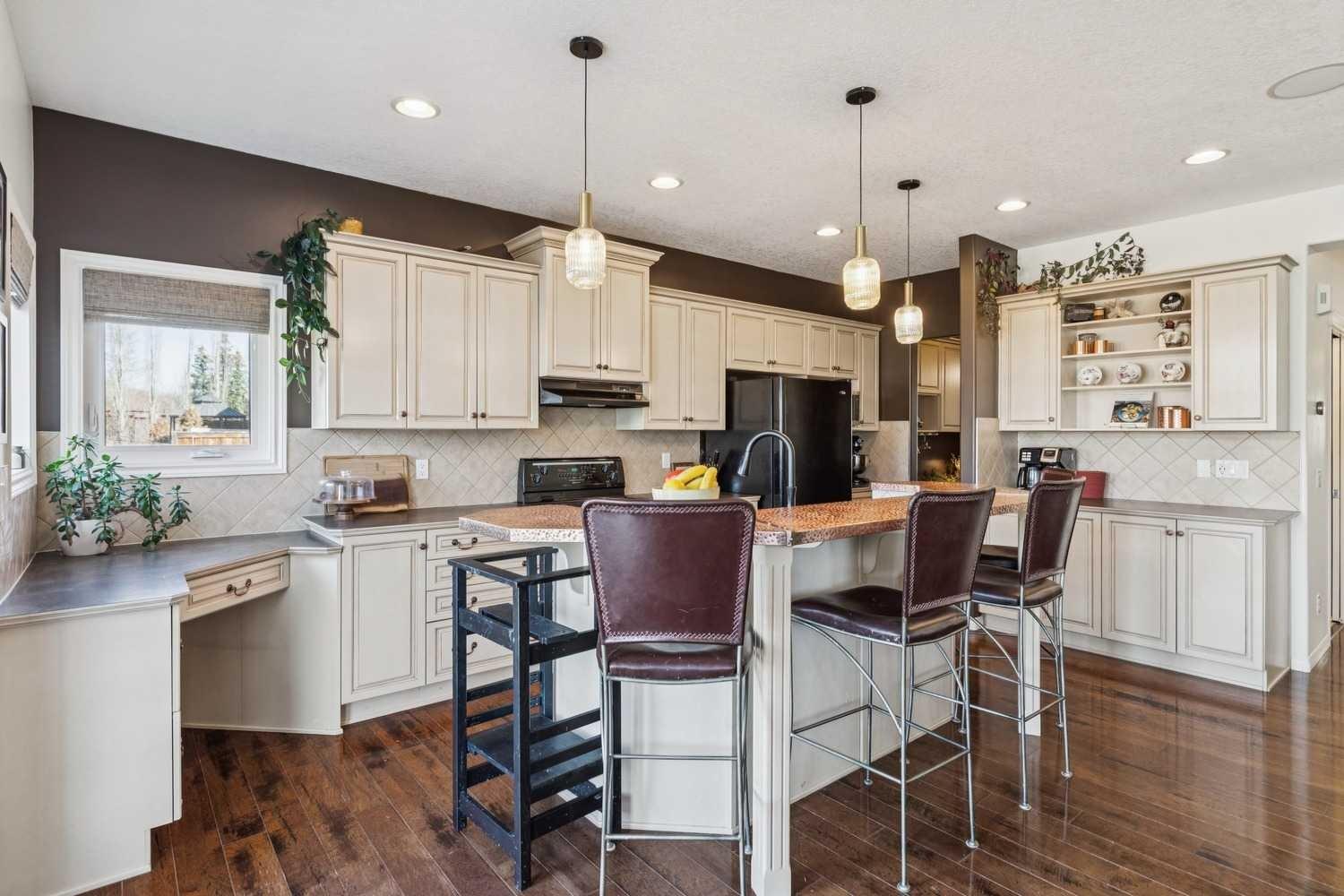 444 Royal Oak Circle NW