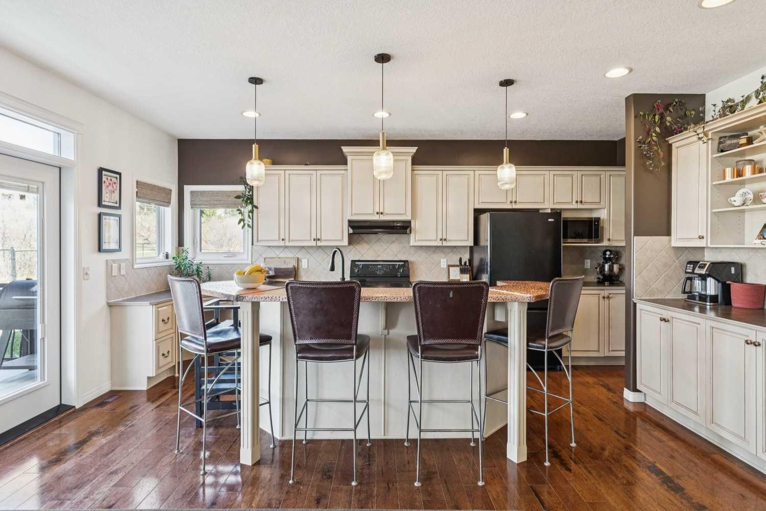 444 Royal Oak Circle NW