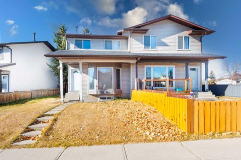 17 Castleridge Way NE Calgary AB T3J 1N8
