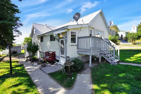 Photo of 5020 51 Street, Rocky Mountain House, AB T4T 1E2 (MLS # A2353280)