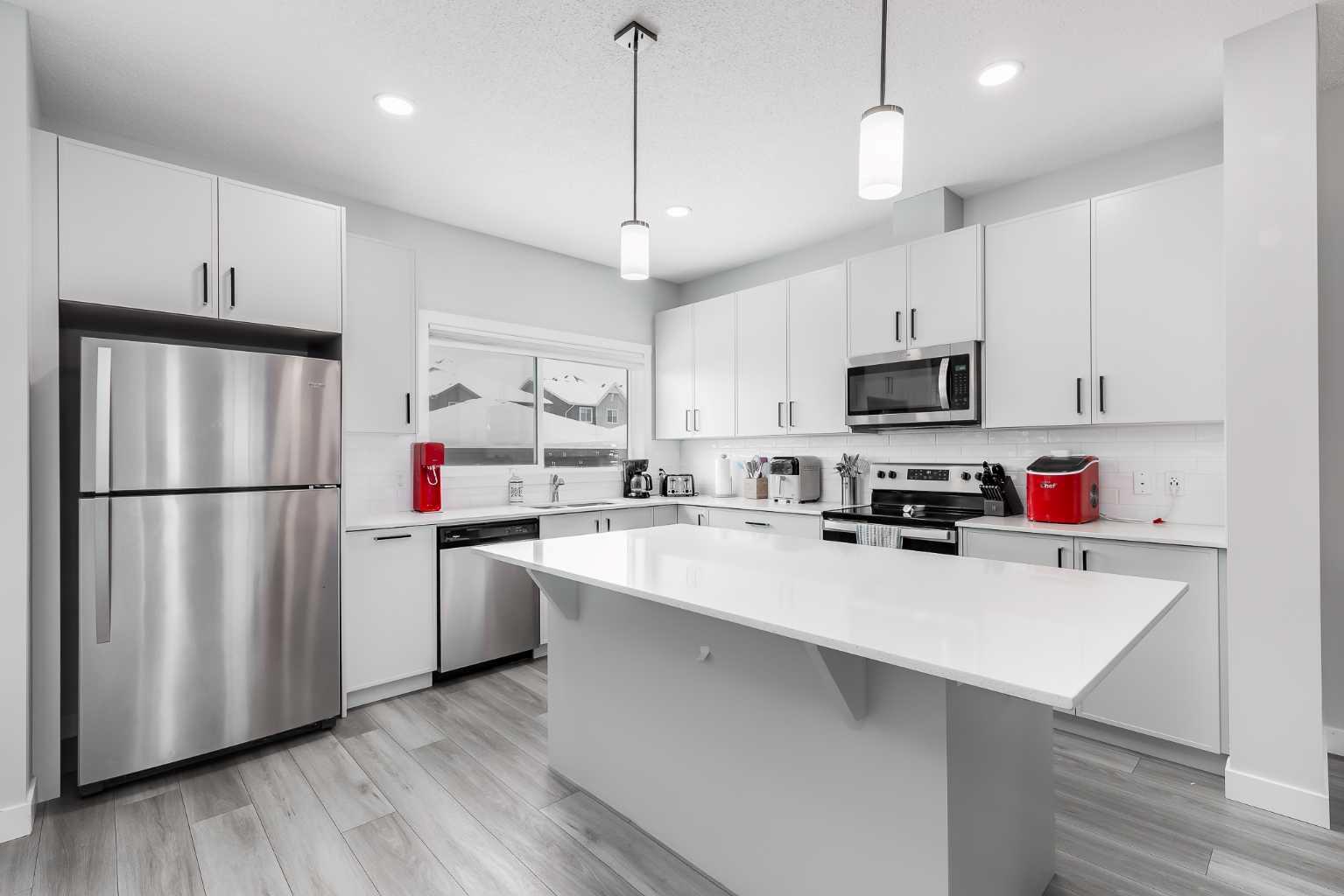 226 Midgrove Mews SW