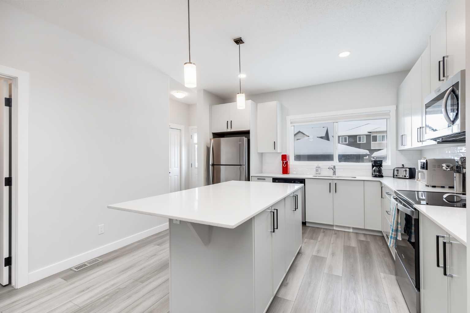 226 Midgrove Mews SW