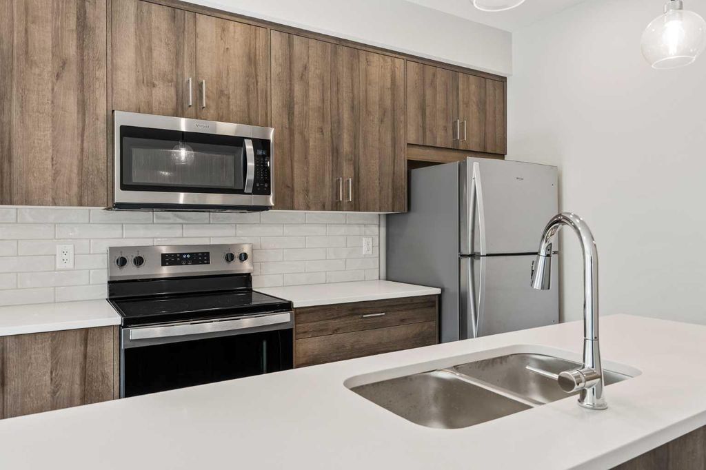 Photo of 660 Shawnee Square SW #213, Calgary, AB T2Y 0X6 (MLS # A2264270)
