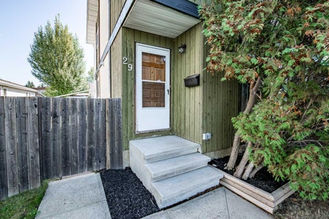 Photo of 29 Abbott Close, Red Deer, AB T4R 1B4 (MLS # A2344308)