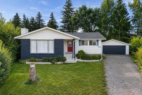 Photo of 5728 51 Avenue, Ponoka, AB T4J 1K5 (MLS # A2335542)