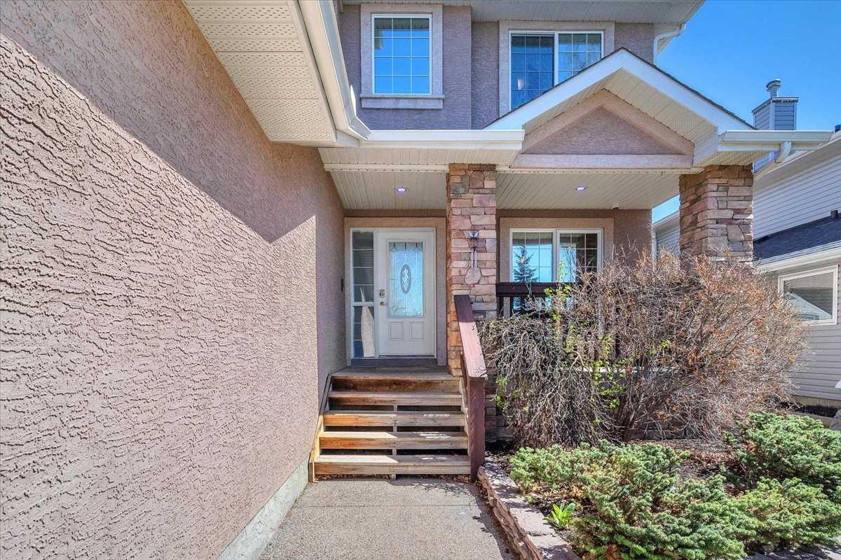 20 Simcoe Close SW