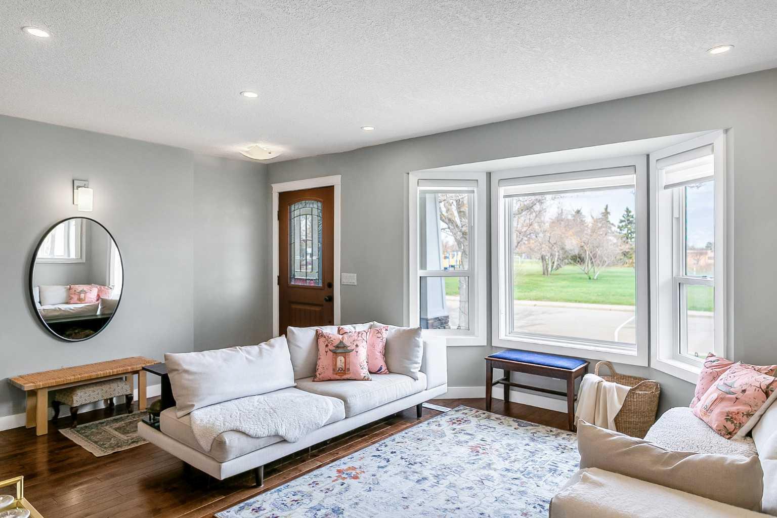 95 Hillgrove Crescent SW