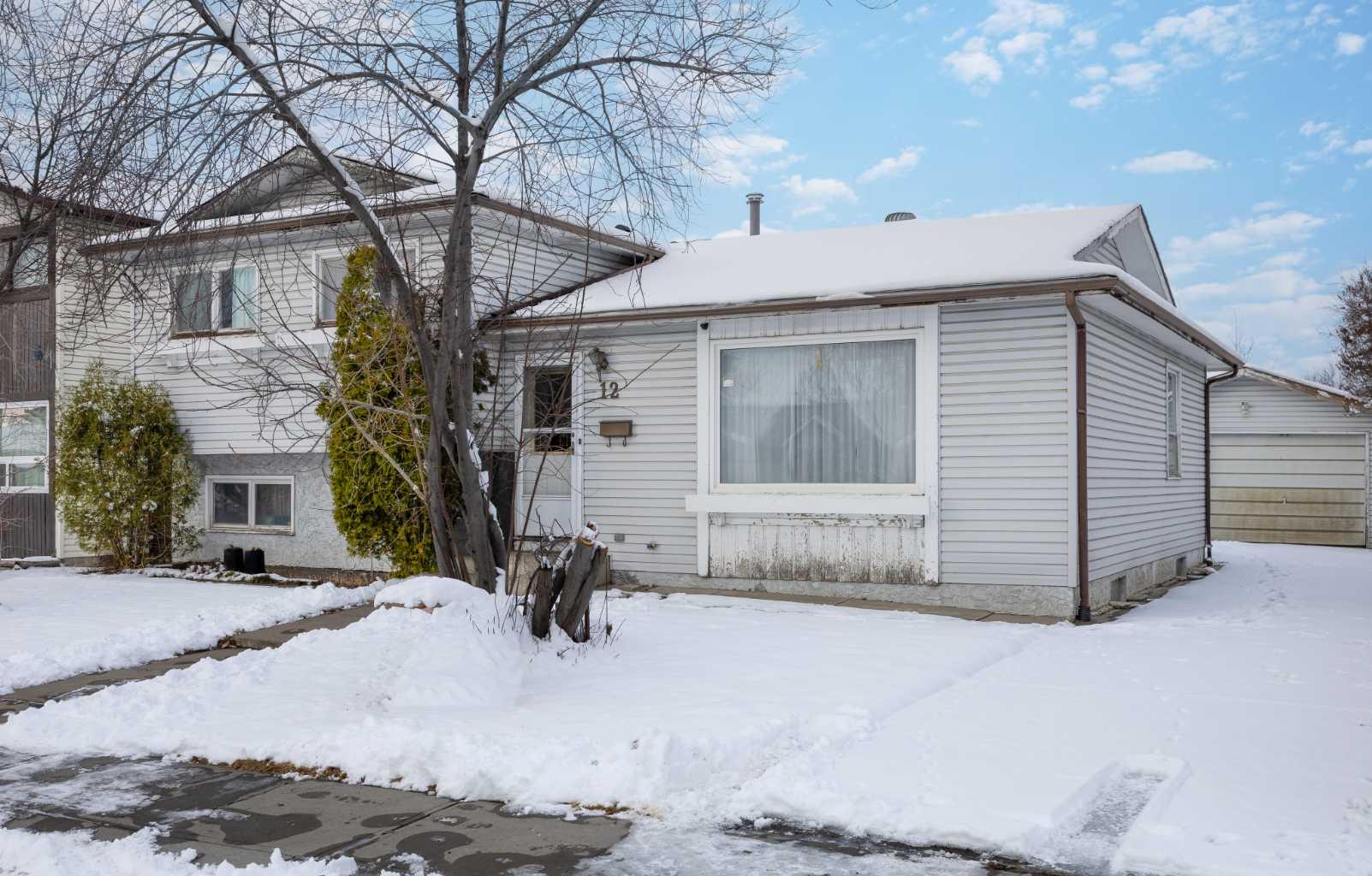 12 Whitaker Close NE