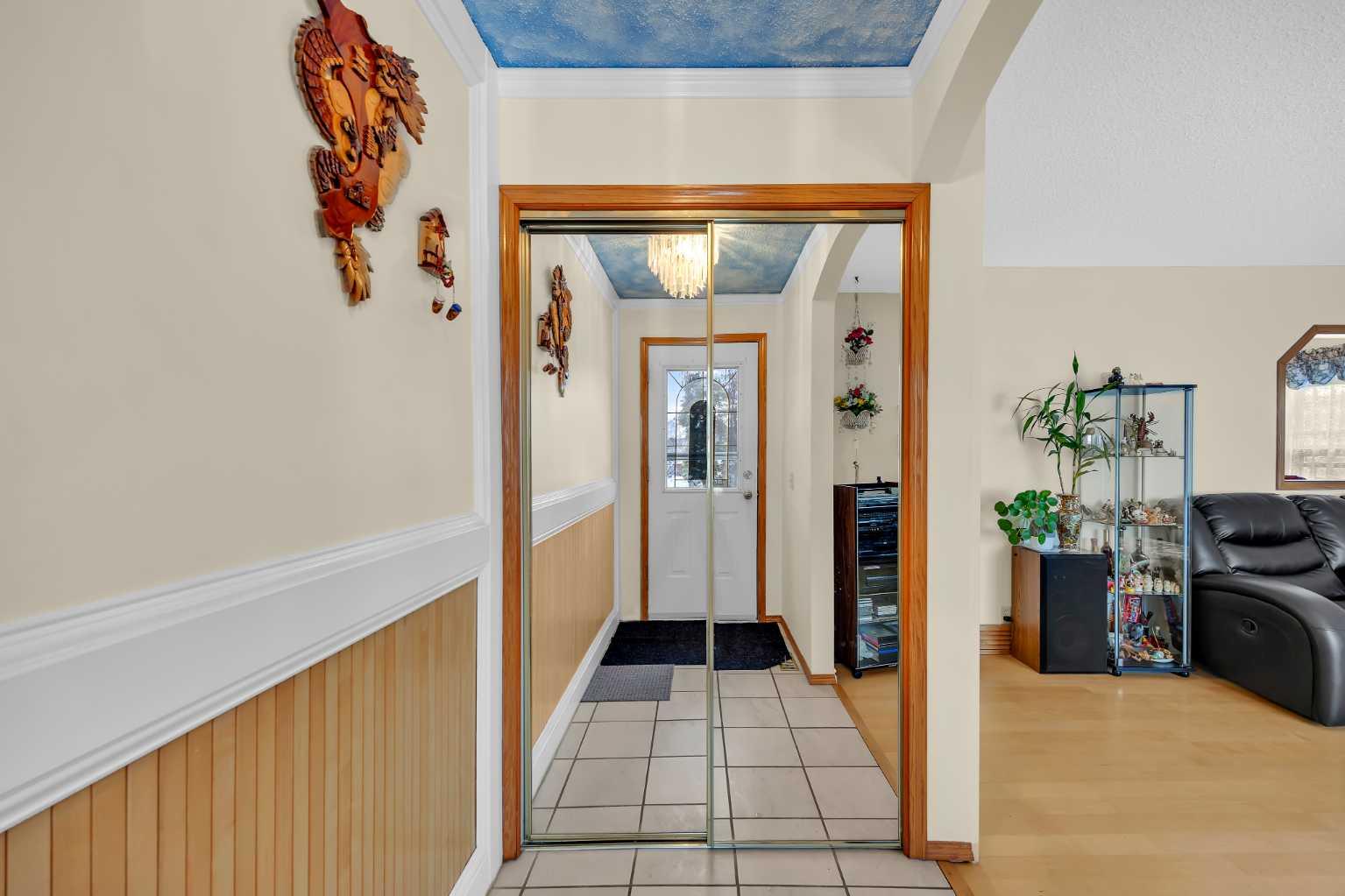 12 Whitaker Close NE