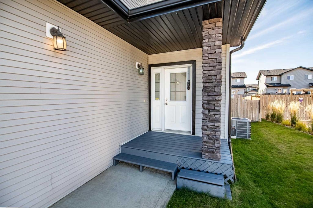 Photo of 21 Pinetree Close, Blackfalds, AB T4M 0G4 (MLS # A2349849)