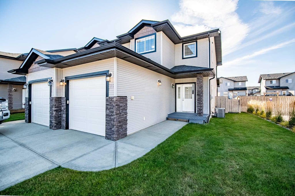 Photo of 21 Pinetree Close, Blackfalds, AB T4M 0G4 (MLS # A2349849)