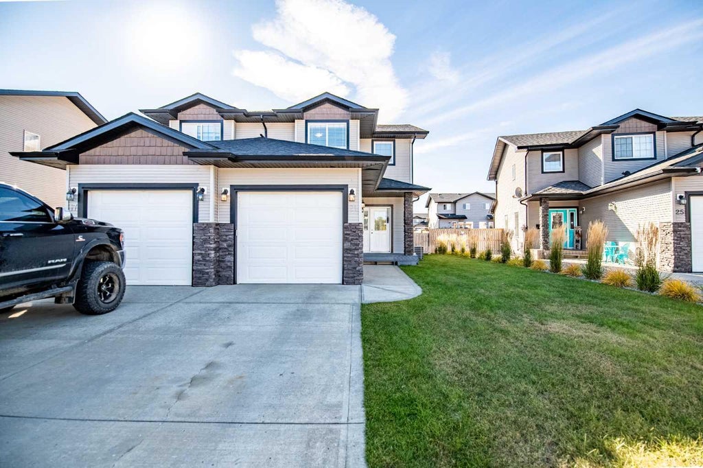 Photo of 21 Pinetree Close, Blackfalds, AB T4M 0G4 (MLS # A2349849)