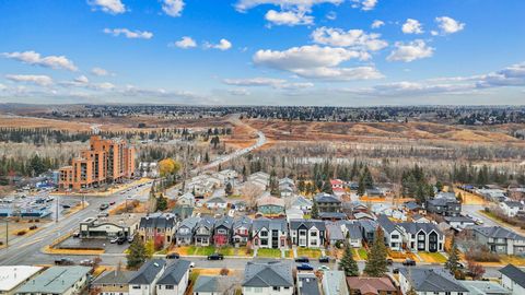 8528 47 Avenue NW Calgary AB T3B 1Z9