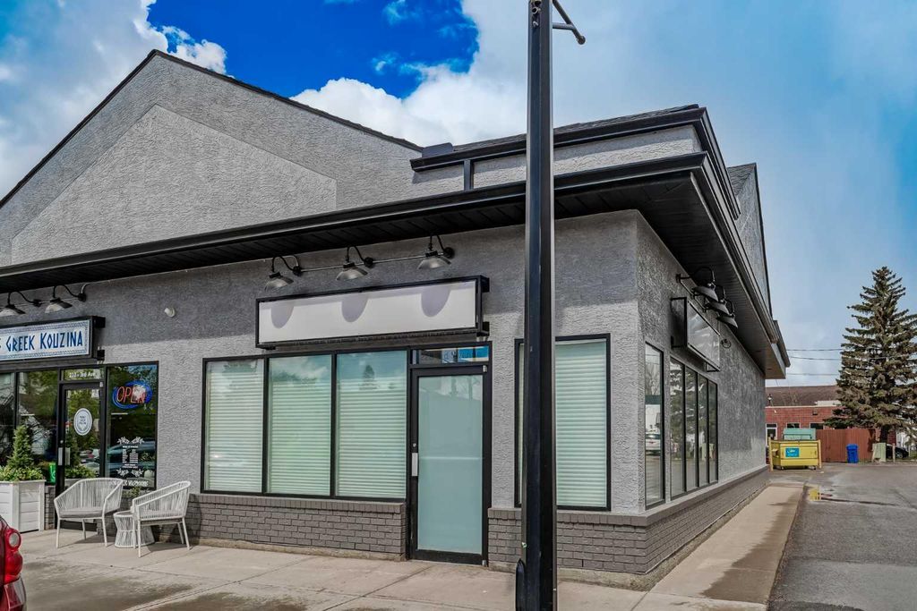 Photo of 228 3 Avenue, Strathmore, AB T1P 1M4 (MLS # A2314363)
