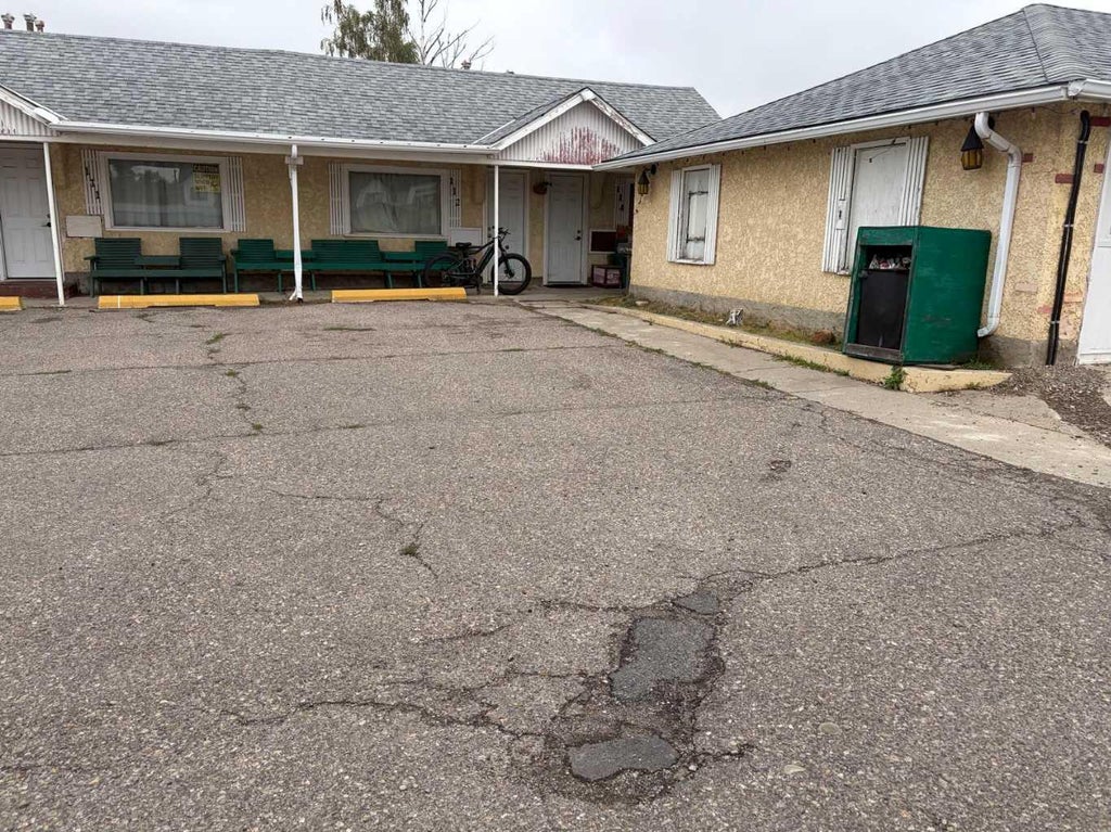 Photo of 451 24 Street, Fort Macleod, AB T0L 0Z0 (MLS # A2341064)