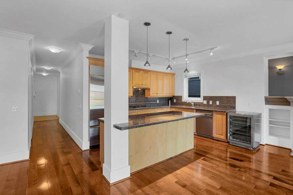 1235 Cameron Avenue SW 204